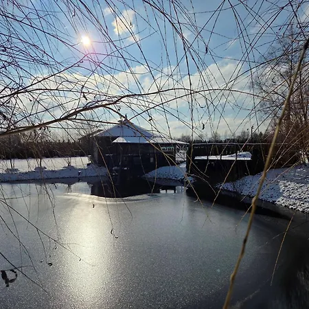 Egliskiu Oaze Su Pirtimi Kubilu- Privatumas Garantuotas 维尔纽斯